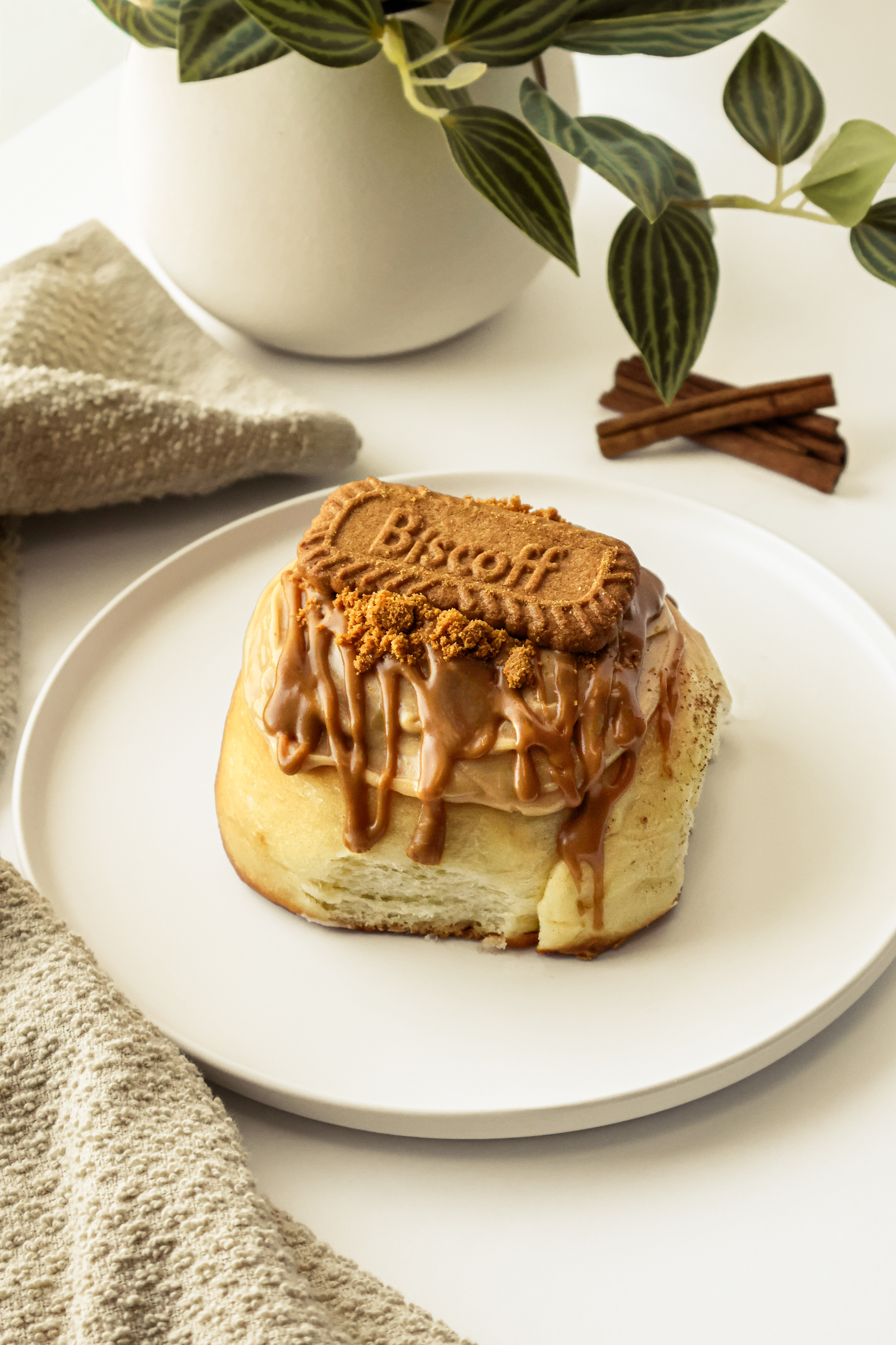 Biscoff Cinnamon Roll