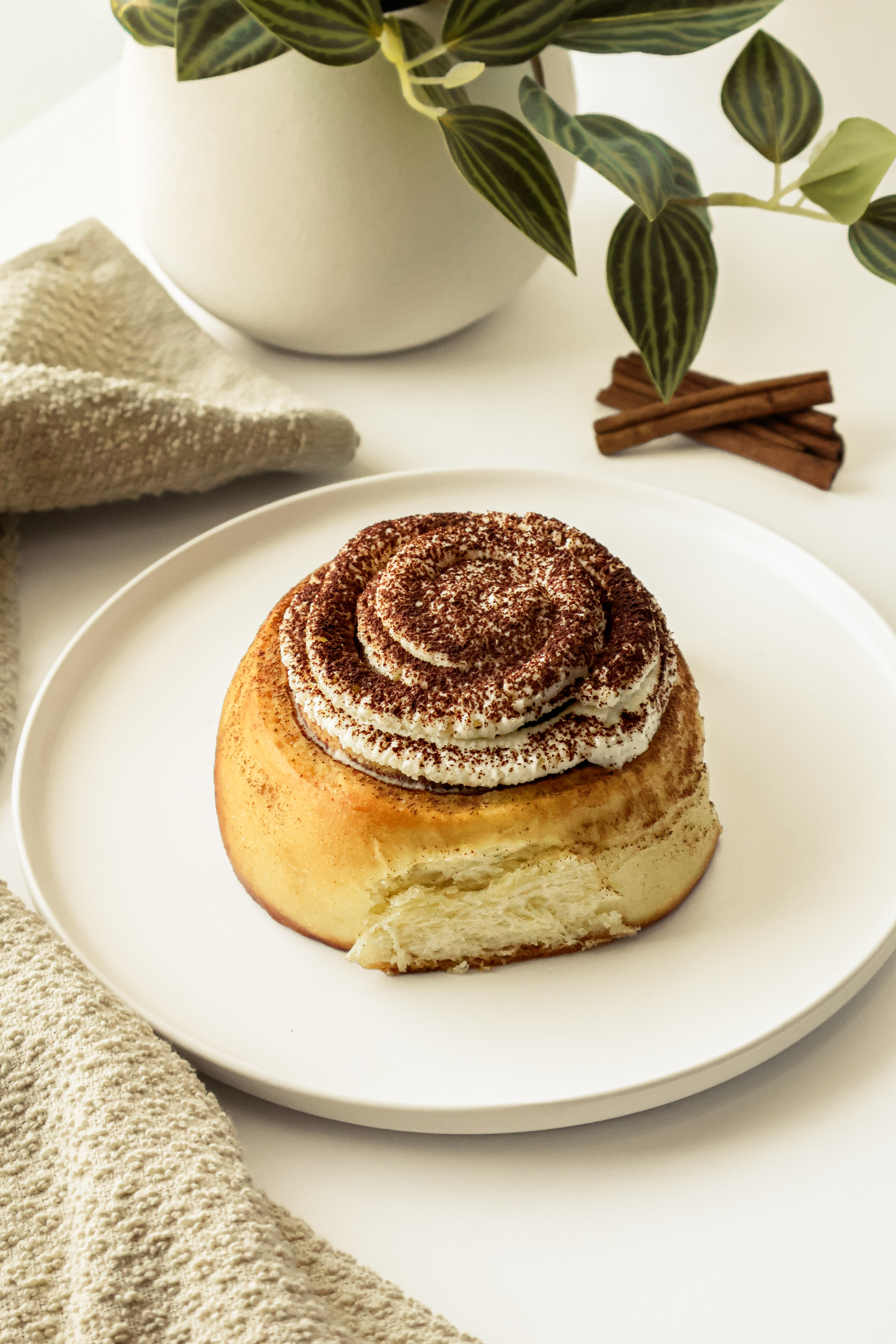 Tiramisu Cinnamon Roll